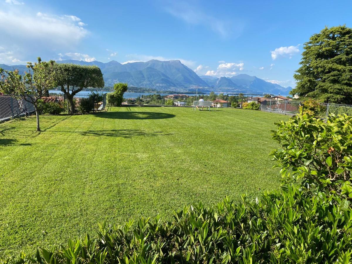 Flowers & Garden Apartment Con Vista Lago Манерба-дель-Гарда Экстерьер фото