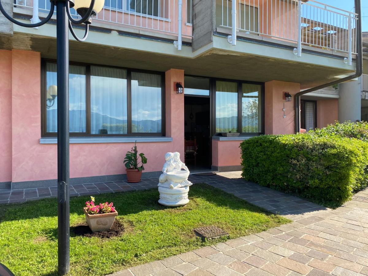 Flowers & Garden Apartment Con Vista Lago Манерба-дель-Гарда Экстерьер фото