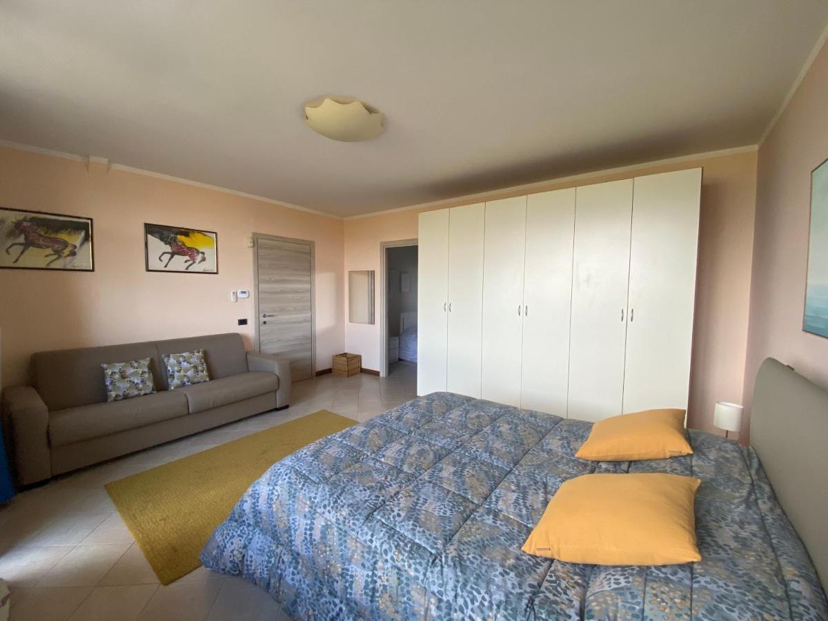 Flowers & Garden Apartment Con Vista Lago Манерба-дель-Гарда Экстерьер фото
