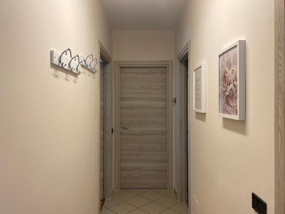 Flowers & Garden Apartment Con Vista Lago Манерба-дель-Гарда Экстерьер фото